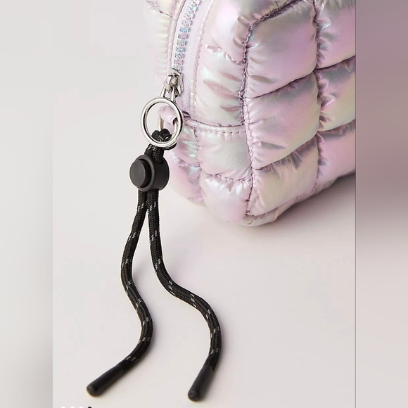 Free People Limited Edition Irridescent Mini Quilted Case In Irridescent Rose - Picture 3 of 4